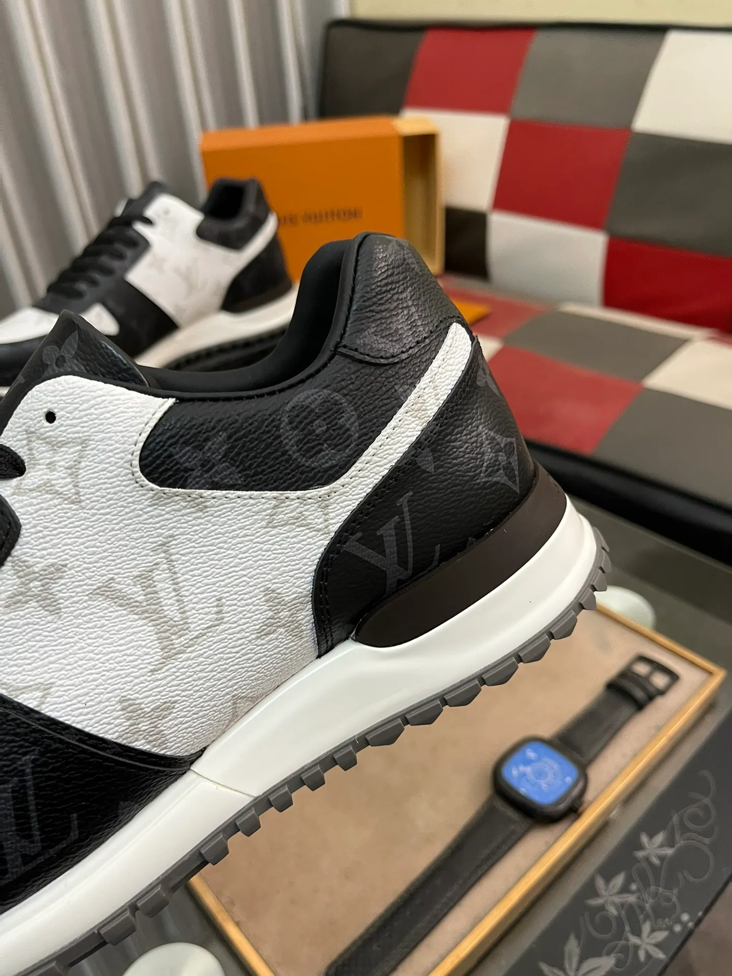 Men's shoes 💰540⌚️⌚️LV Louis Vuitton. The latest fashionable casual shoes are popular in physical stores. New spring and summer comfortable imported custom original cowhide, unique jacquard fabric element design. With sheepskin lining, Lv original base, [sun][sun] high-end packaging and high quality💪Details determine quality, code number 38-44